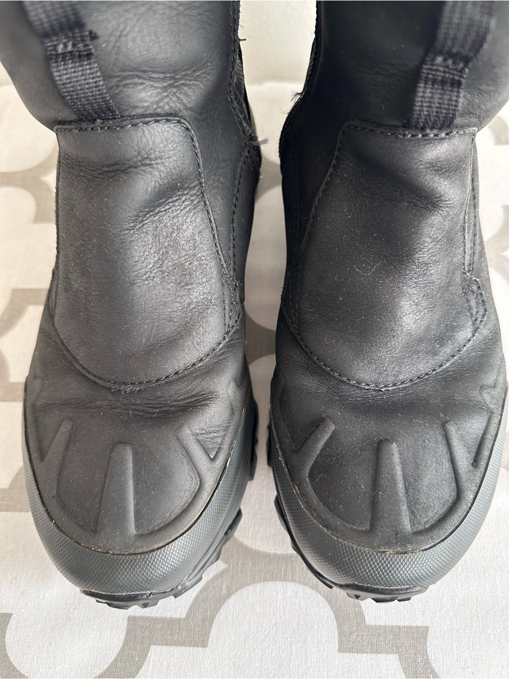 Merrell Black Hiking Shoes with Plum Lining - Picture 8 of 10